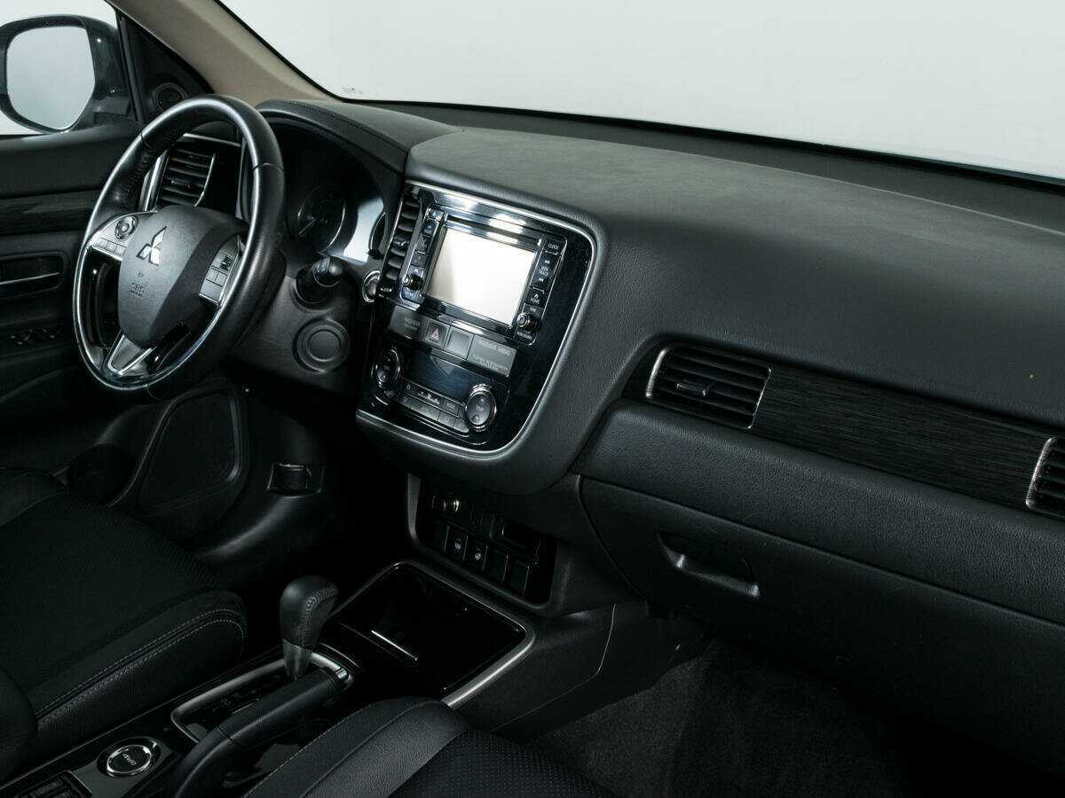 Mitsubishi Outlander 2017 года с пробегом. Фото: #6
