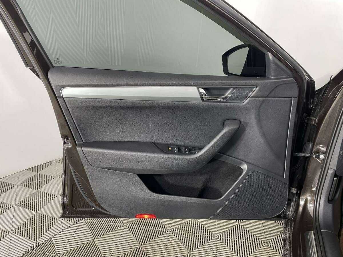 Skoda Superb 2016 года с пробегом. Фото: #6