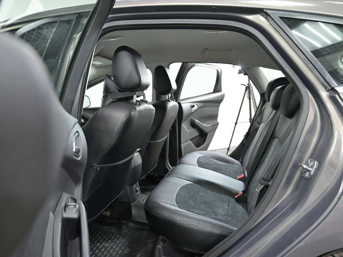 Ford Focus 2012 года с пробегом. Фото: #12