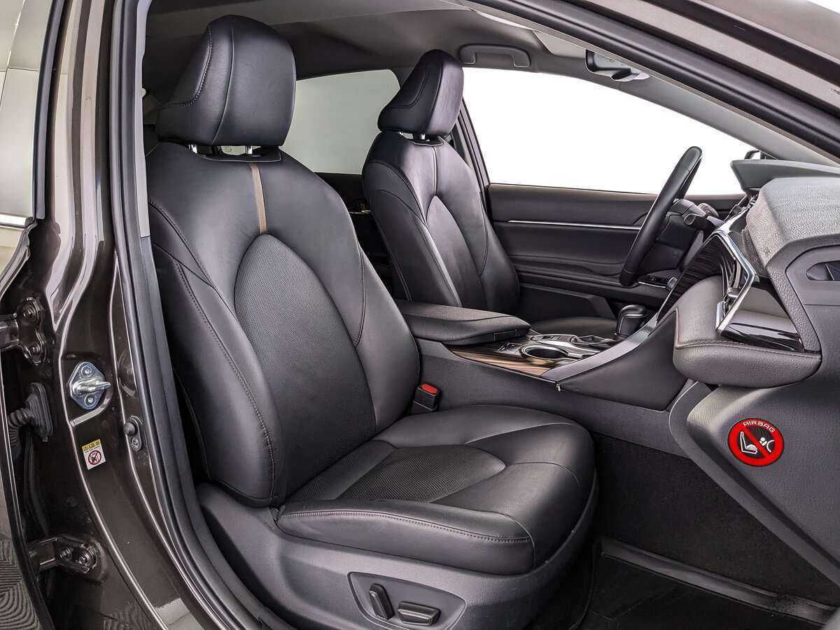 Toyota Camry 2018 года с пробегом. Фото: #19