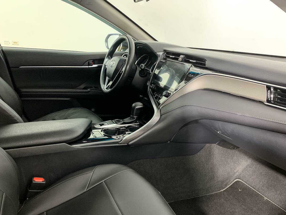 Toyota Camry 2021 года с пробегом. Фото: #9