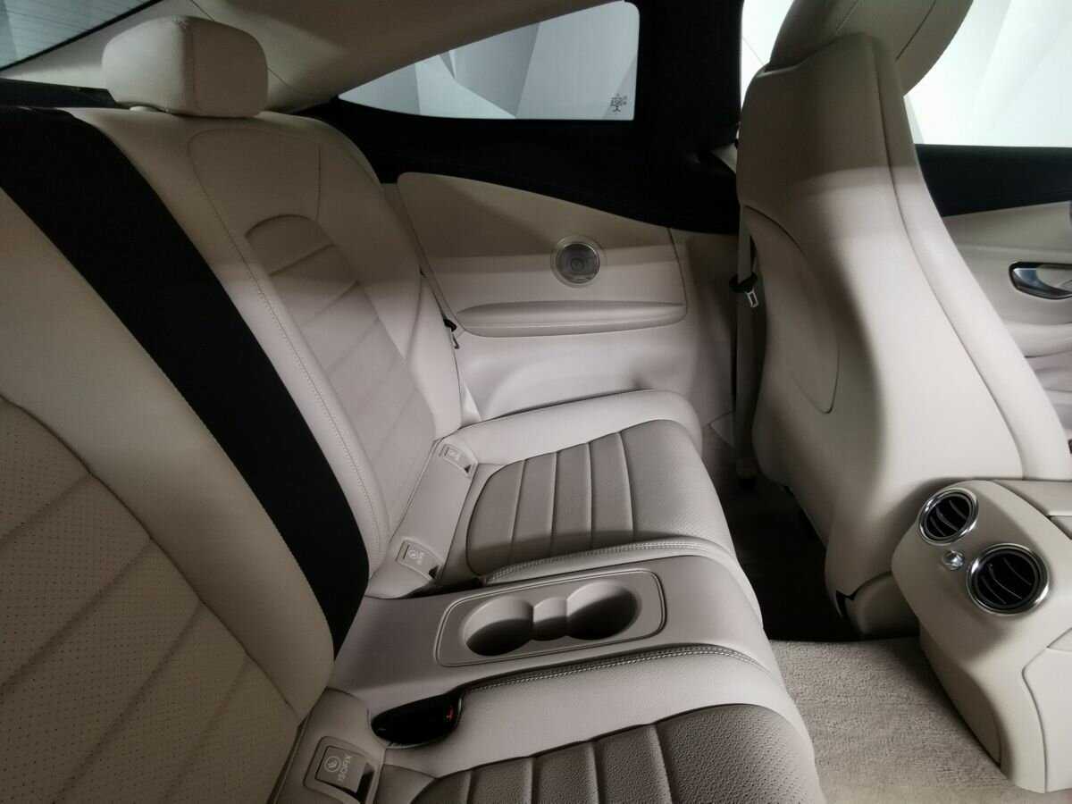 Mercedes-Benz C-Класс 2015 года с пробегом. Фото: #11