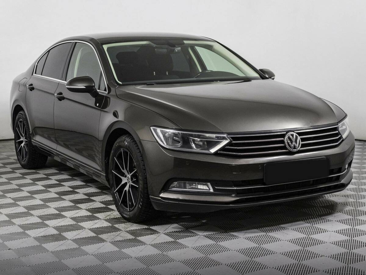 Volkswagen Passat 2017 года с пробегом. Фото: #2