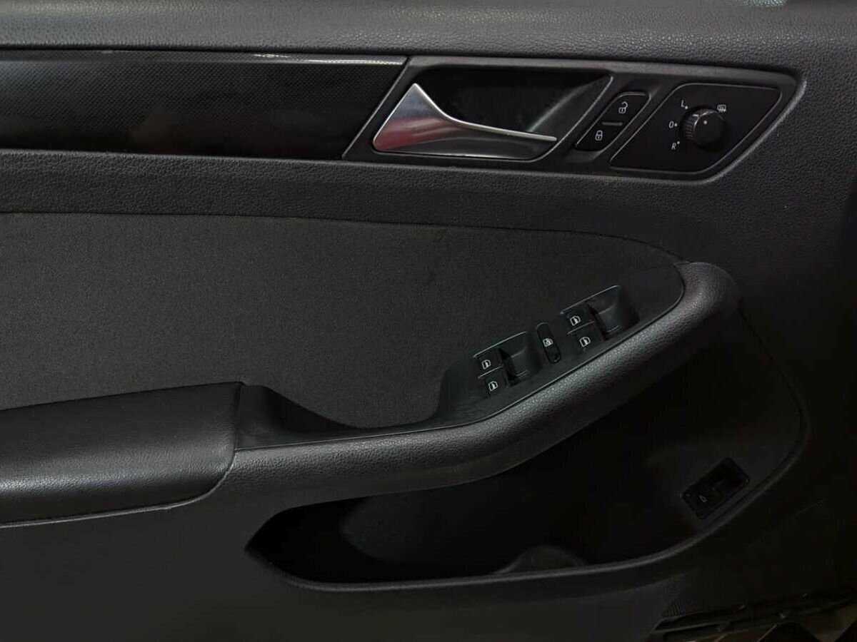 Volkswagen Jetta 2012 года с пробегом. Фото: #12