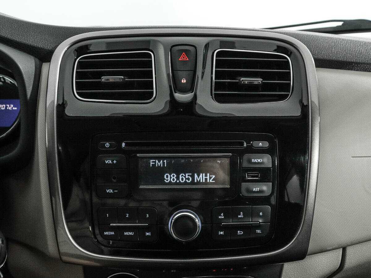 Renault Logan 2014 года с пробегом. Фото: #12