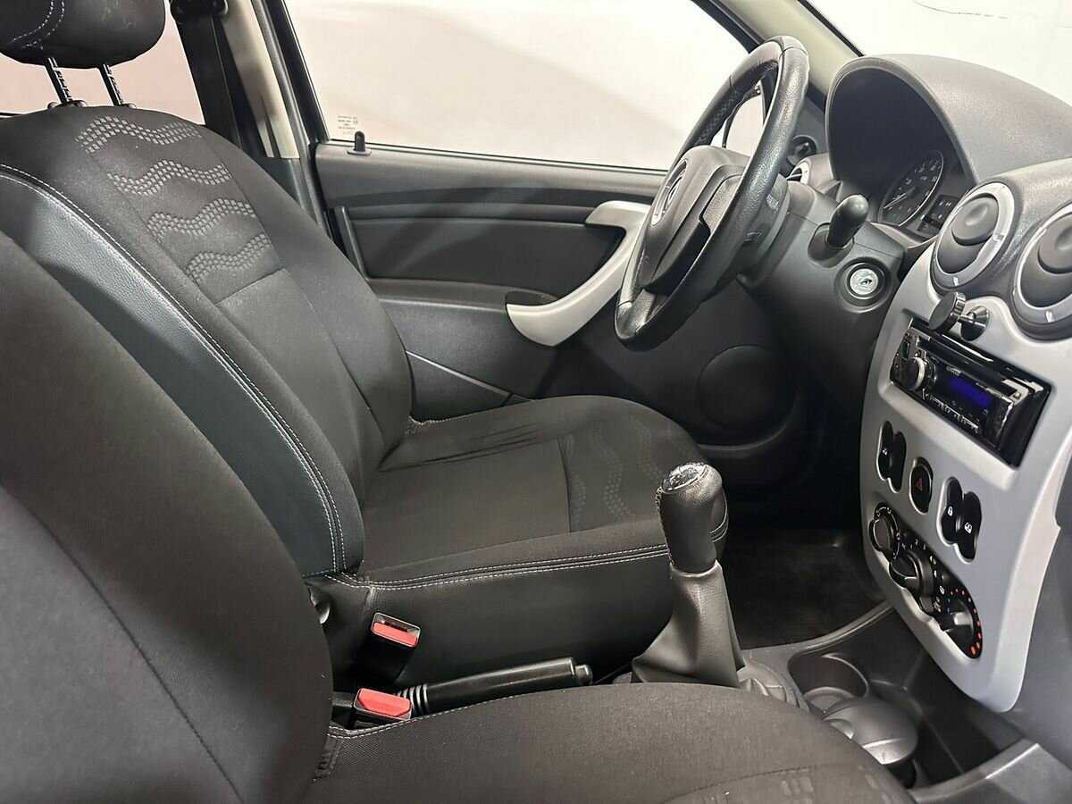 Renault Sandero 2012 года с пробегом. Фото: #8