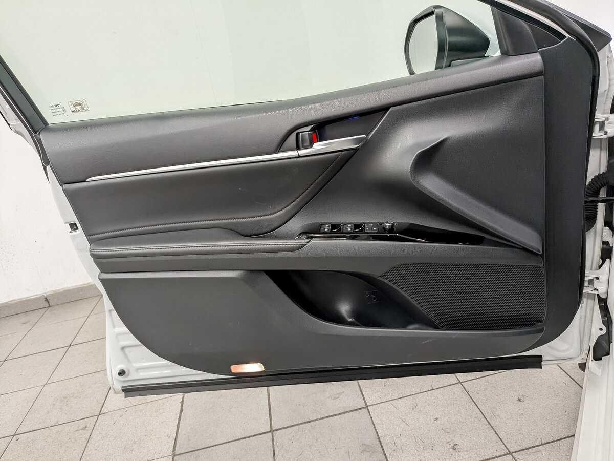 Toyota Camry 2019 года с пробегом. Фото: #16