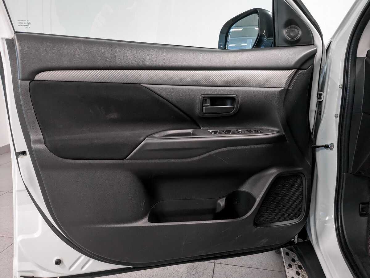 Mitsubishi Outlander 2017 года с пробегом. Фото: #15