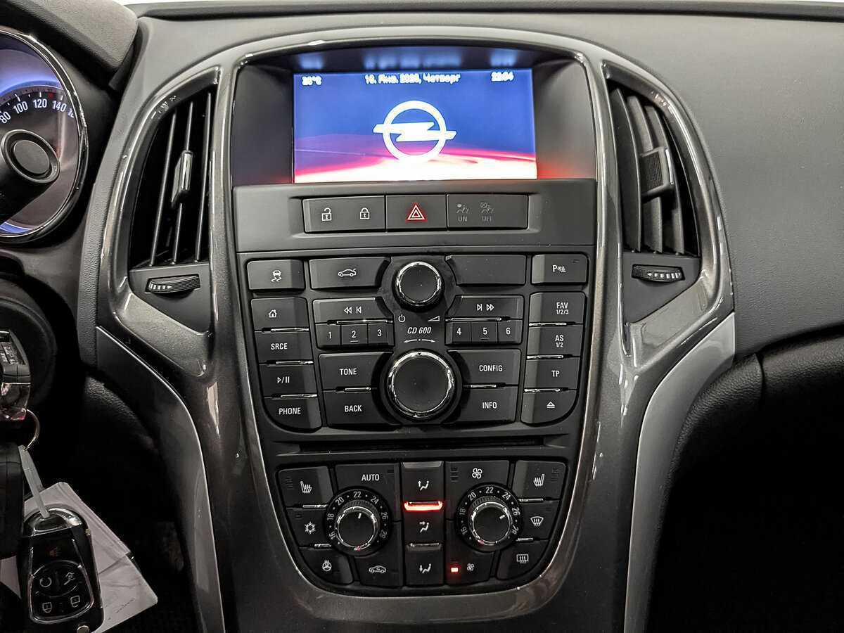 Opel Astra 2014 года с пробегом. Фото: #14