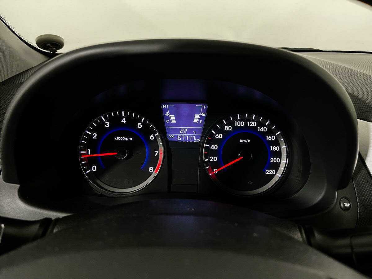 Hyundai Solaris 2012 года с пробегом. Фото: #10