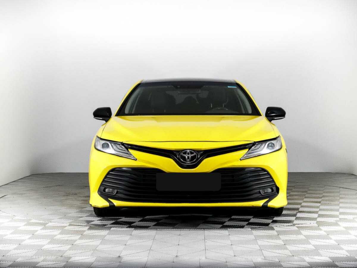 Toyota Camry 2021 года с пробегом. Фото: #1