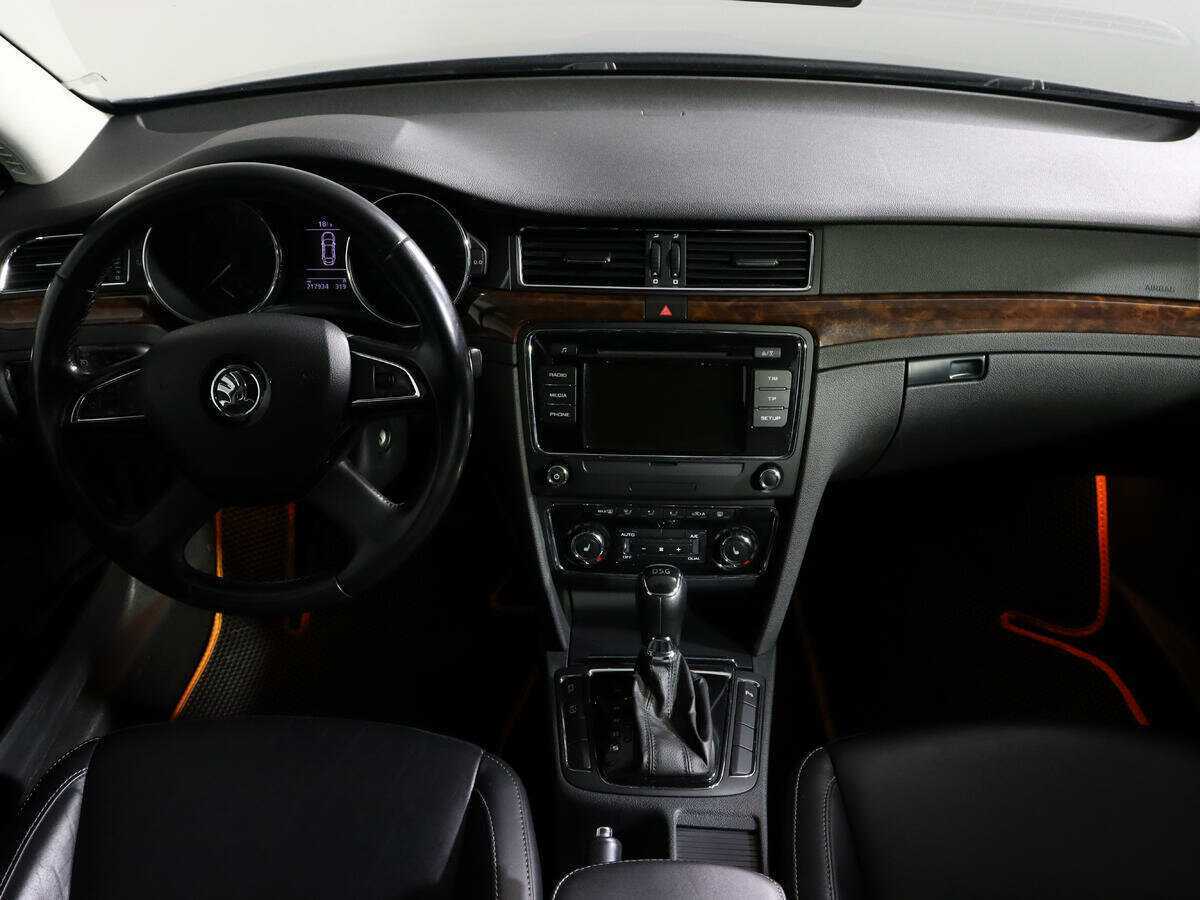 Skoda Superb 2014 года с пробегом. Фото: #11