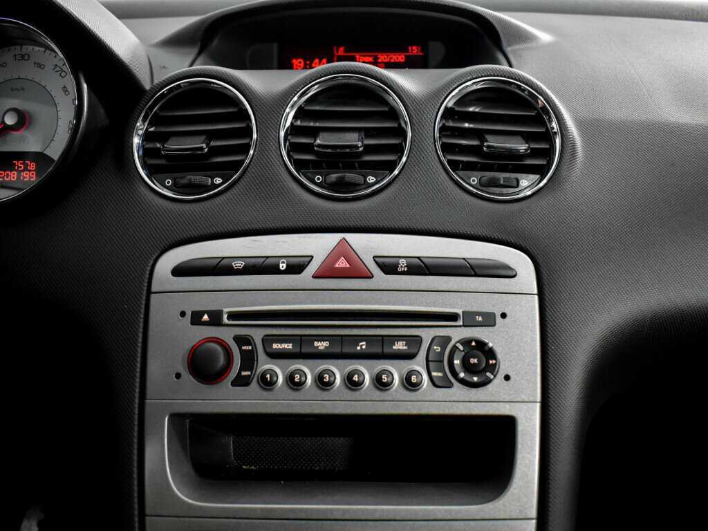 Peugeot 408 2016 года с пробегом. Фото: #13