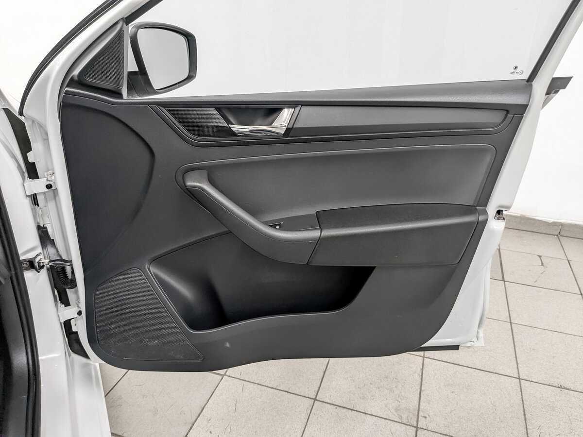 Skoda Rapid 2017 года с пробегом. Фото: #23