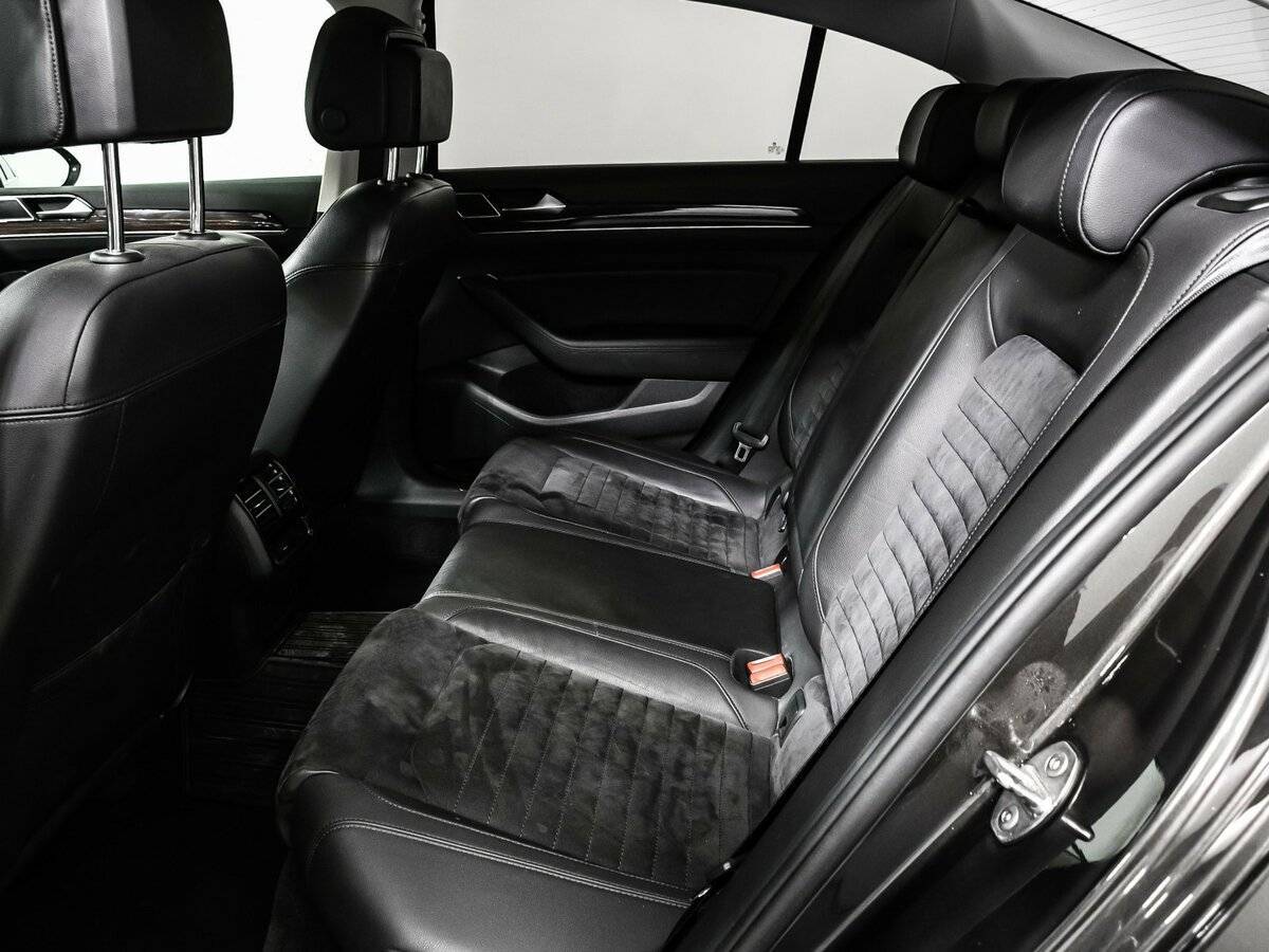 Volkswagen Passat 2017 года с пробегом. Фото: #11