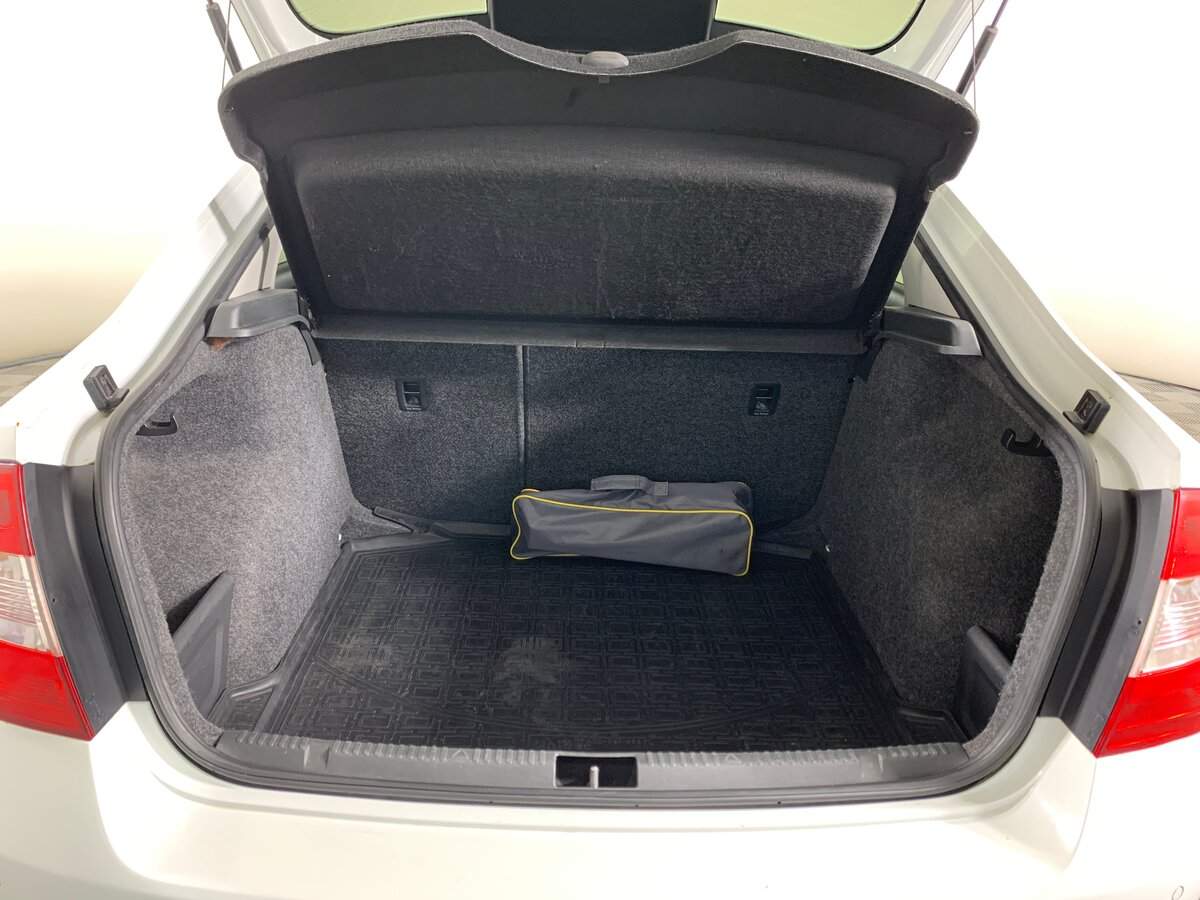 Skoda Rapid 2015 года с пробегом. Фото: #18