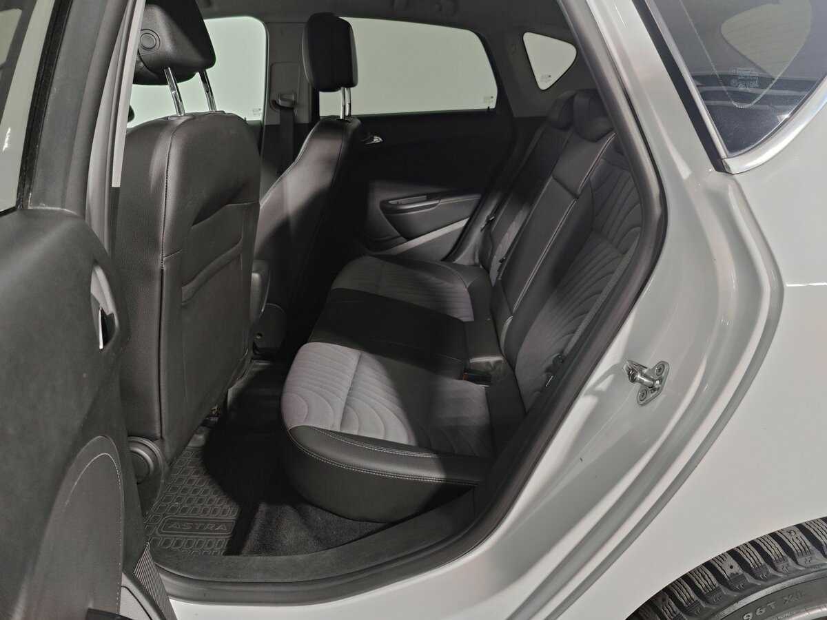 Opel Astra 2014 года с пробегом. Фото: #12