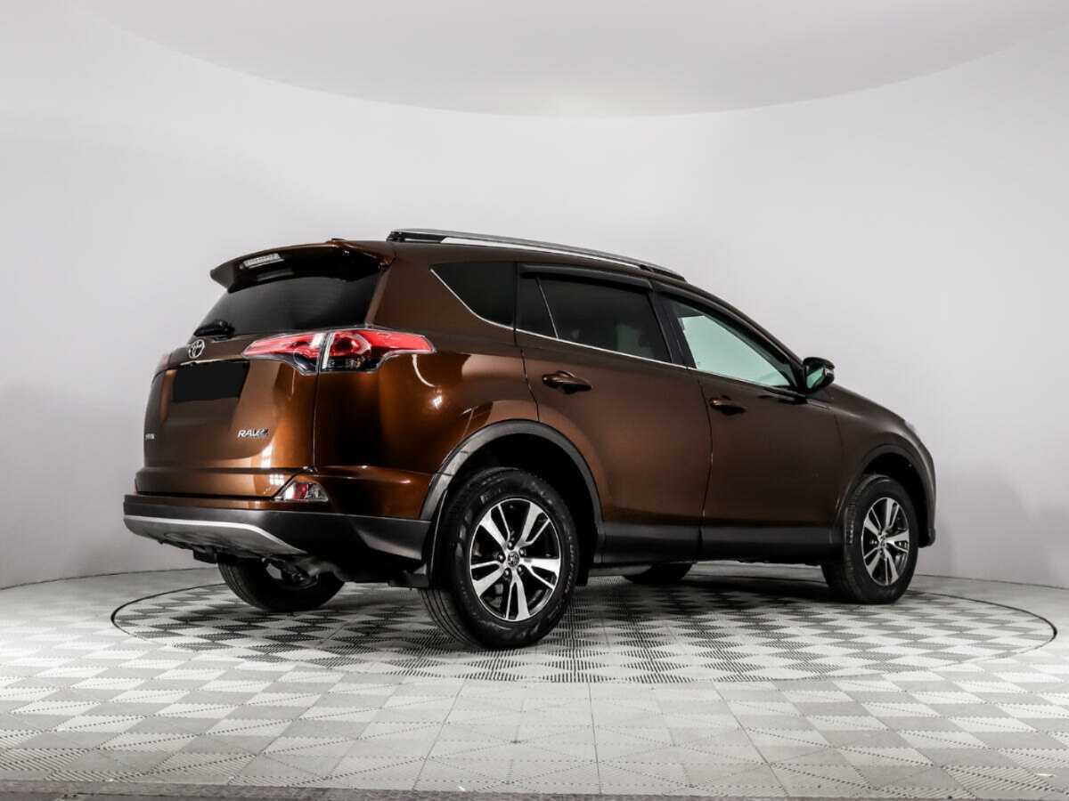 Toyota RAV4 2017 года с пробегом. Фото: #4