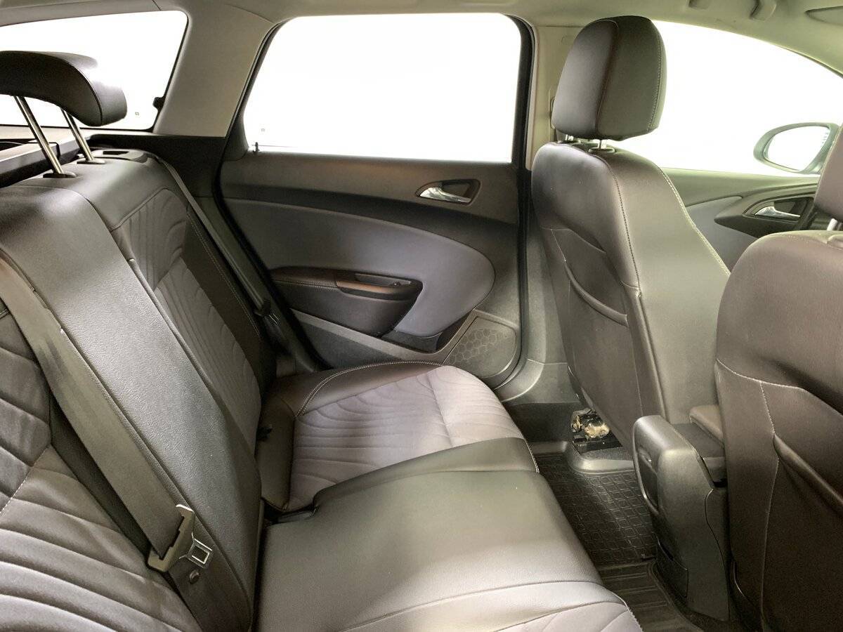 Opel Astra 2014 года с пробегом. Фото: #16