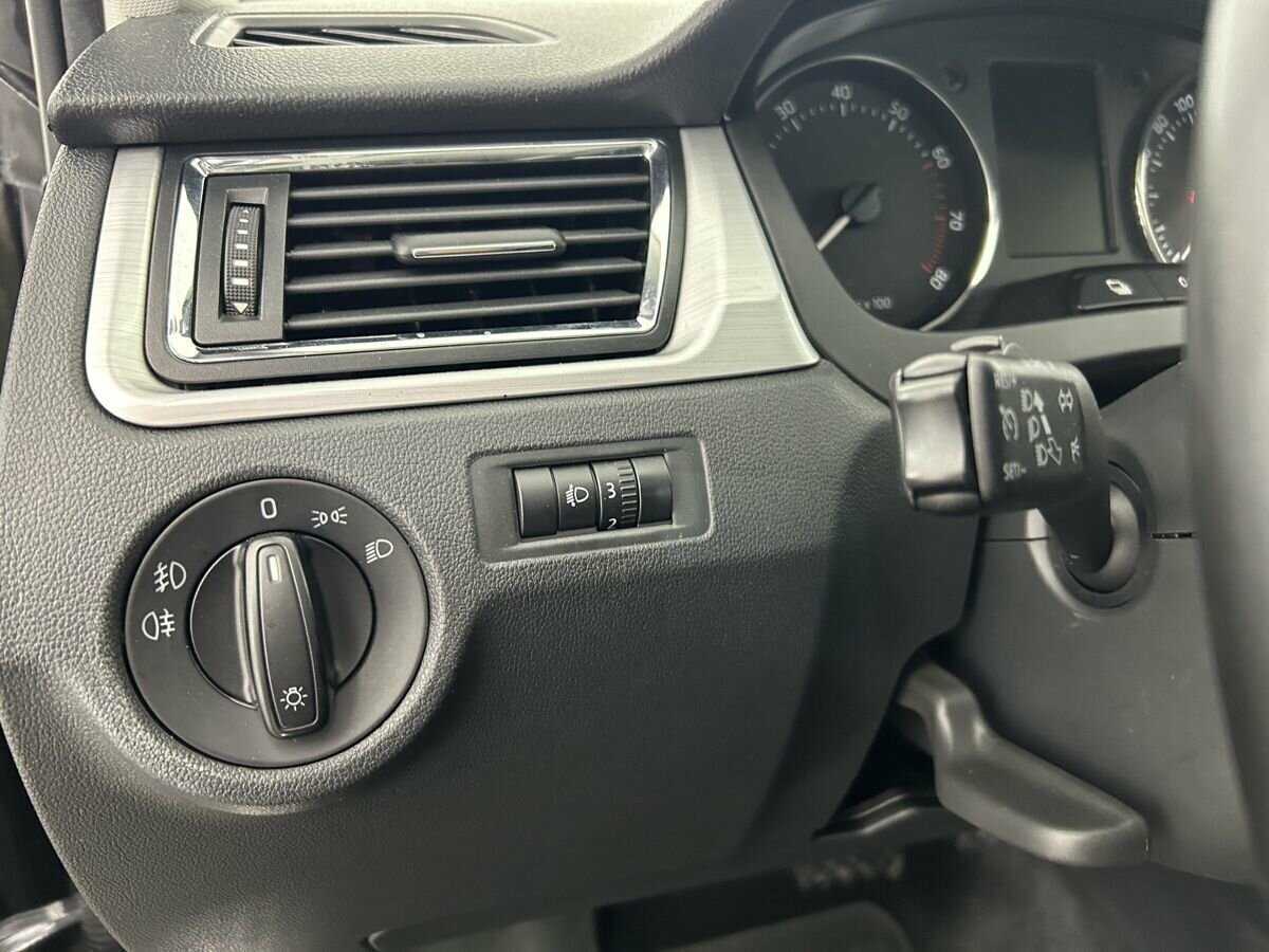 Skoda Rapid 2014 года с пробегом. Фото: #8