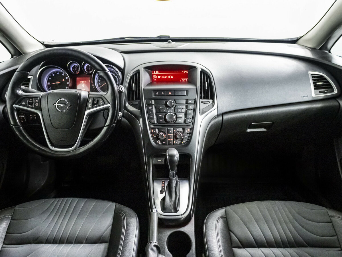 Opel Astra 2013 года с пробегом. Фото: #13