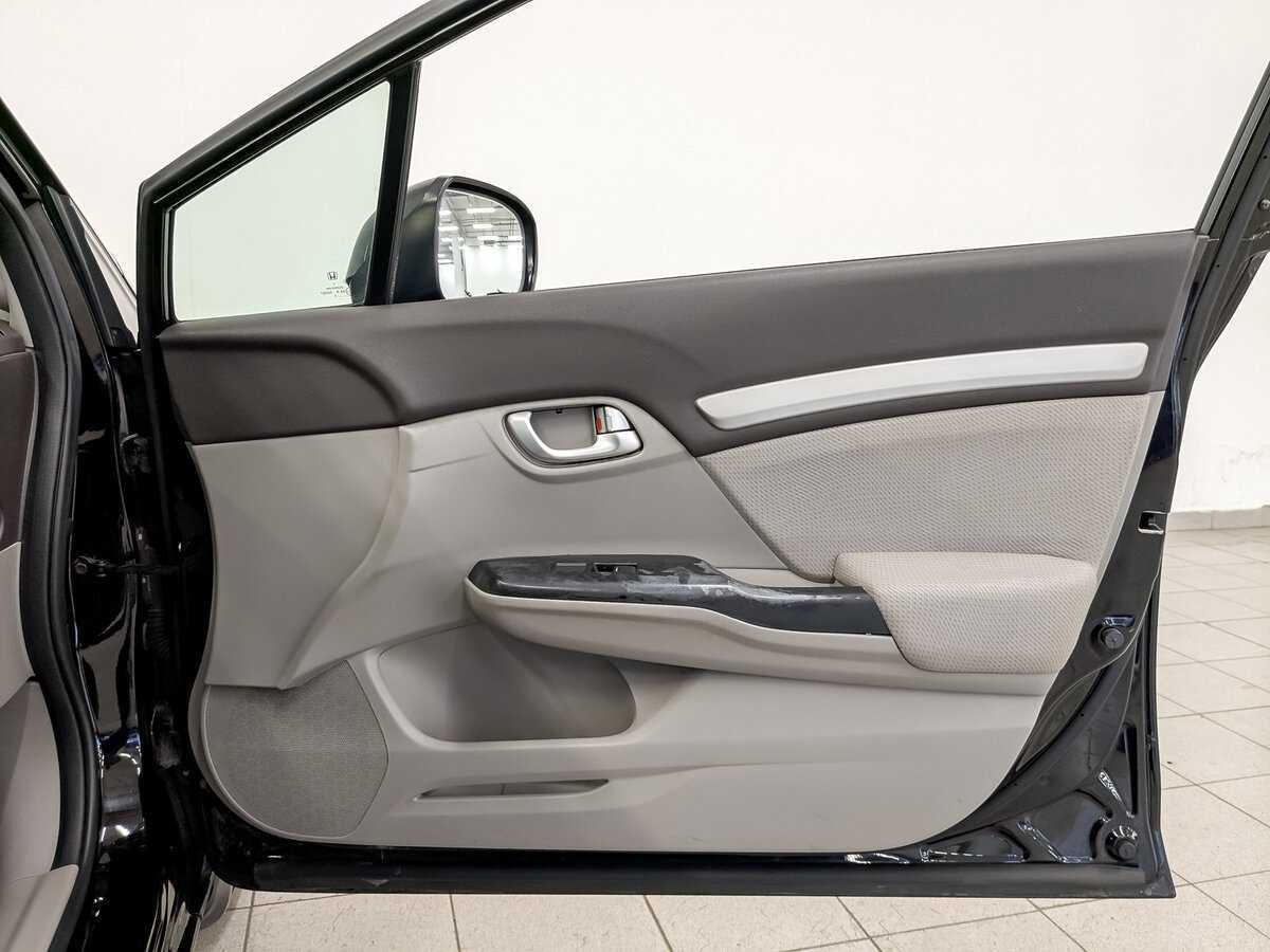 Honda Civic 2012 года с пробегом. Фото: #21