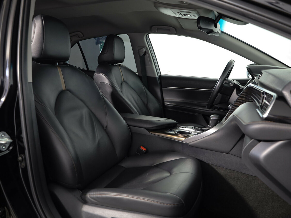 Toyota Camry 2021 года с пробегом. Фото: #8