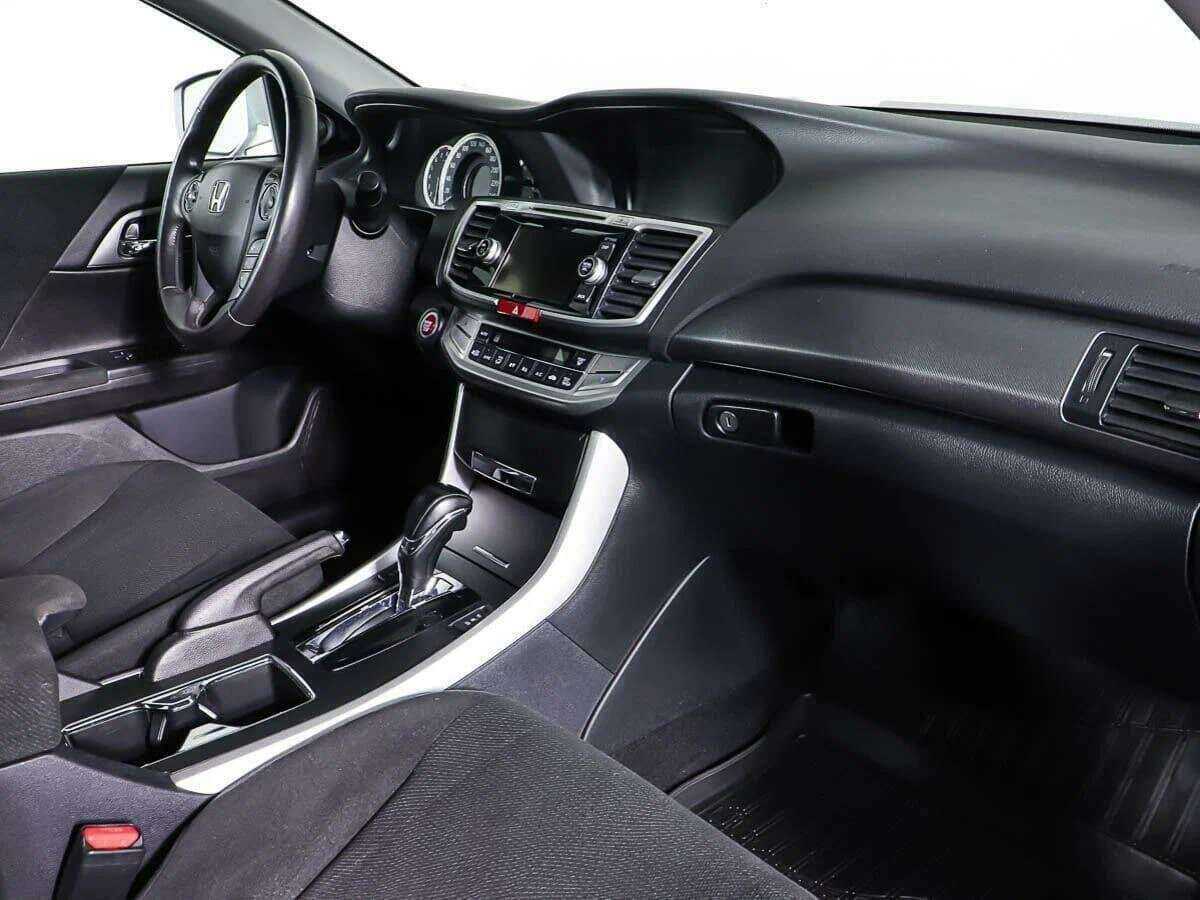 Honda Accord 2013 года с пробегом. Фото: #8