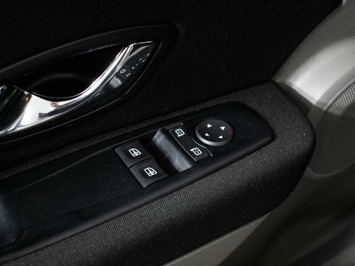 Renault Megane 2012 года с пробегом. Фото: #12