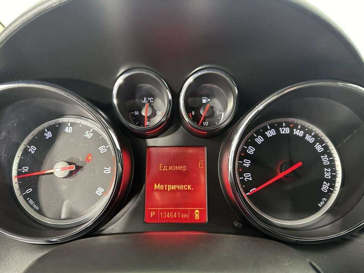 Opel Astra 2013 года с пробегом. Фото: #7