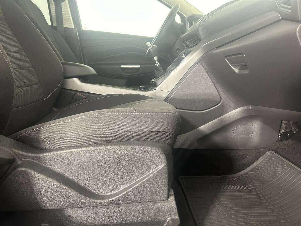 Ford Kuga 2015 года с пробегом. Фото: #13