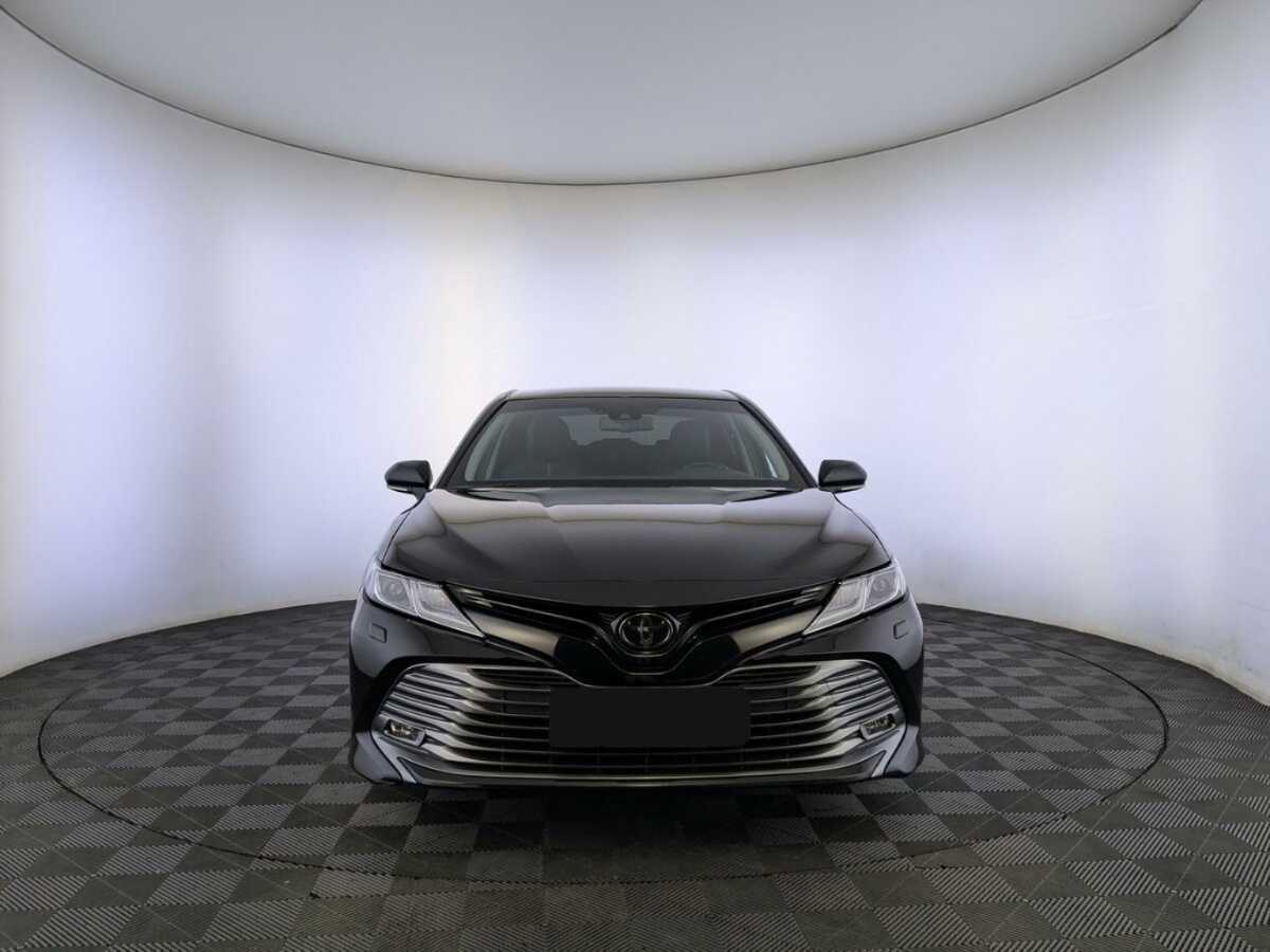 Toyota Camry 2020 года с пробегом. Фото: #1