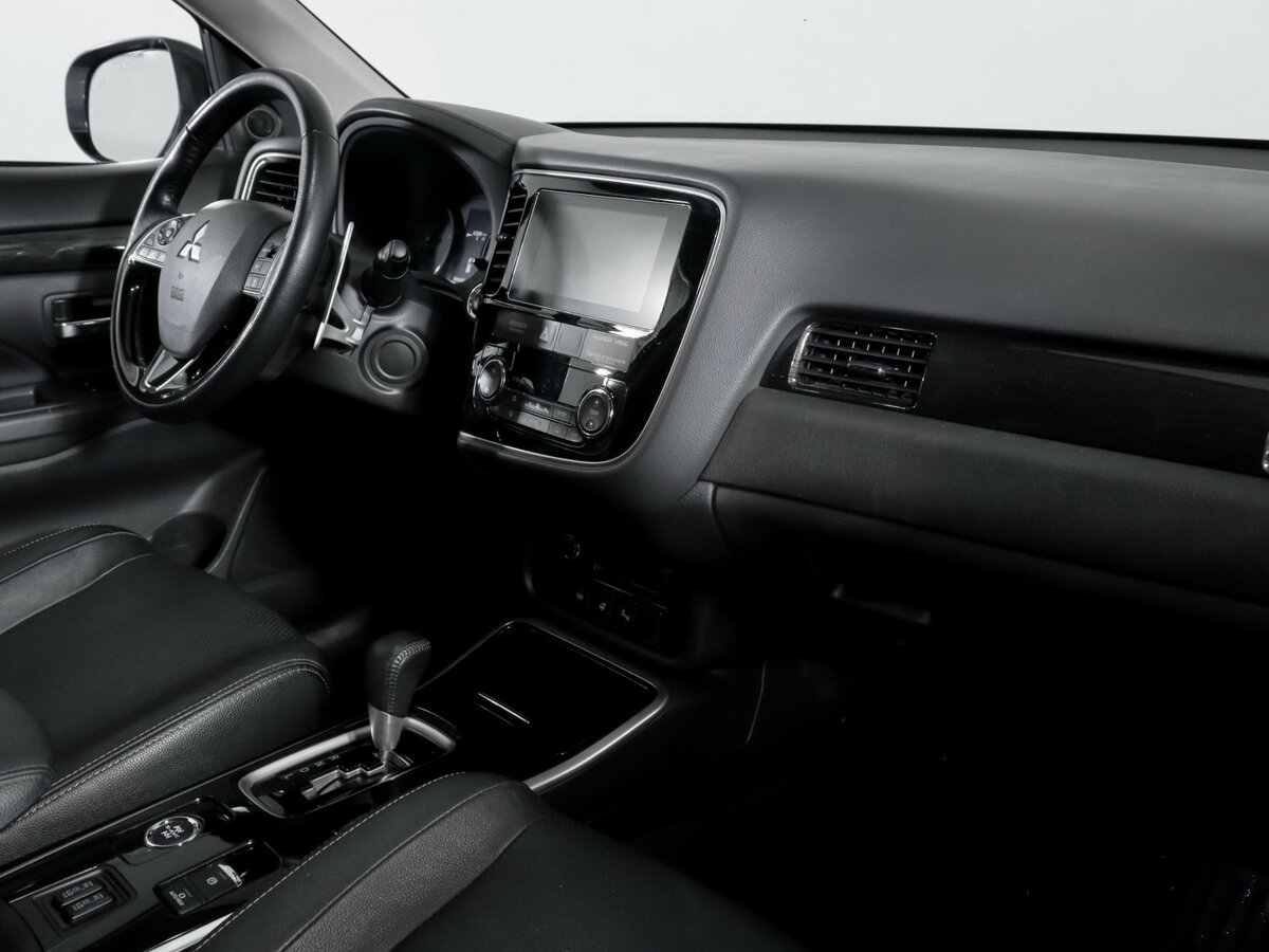 Mitsubishi Outlander 2018 года с пробегом. Фото: #8