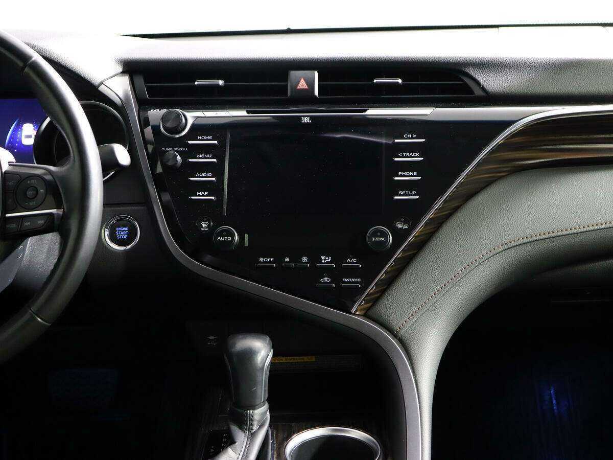 Toyota Camry 2018 года с пробегом. Фото: #10