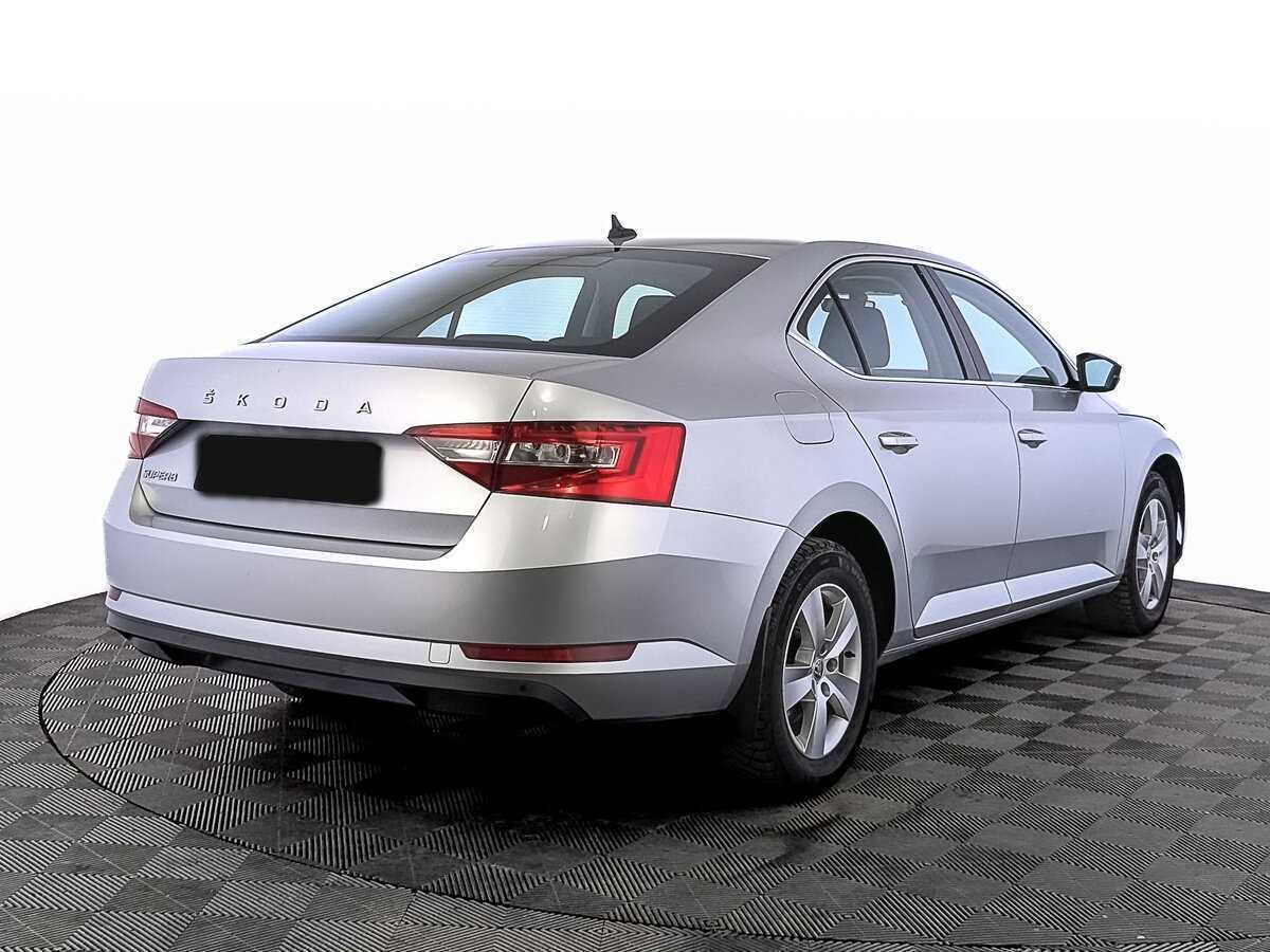 Skoda Superb 2021 года с пробегом. Фото: #4