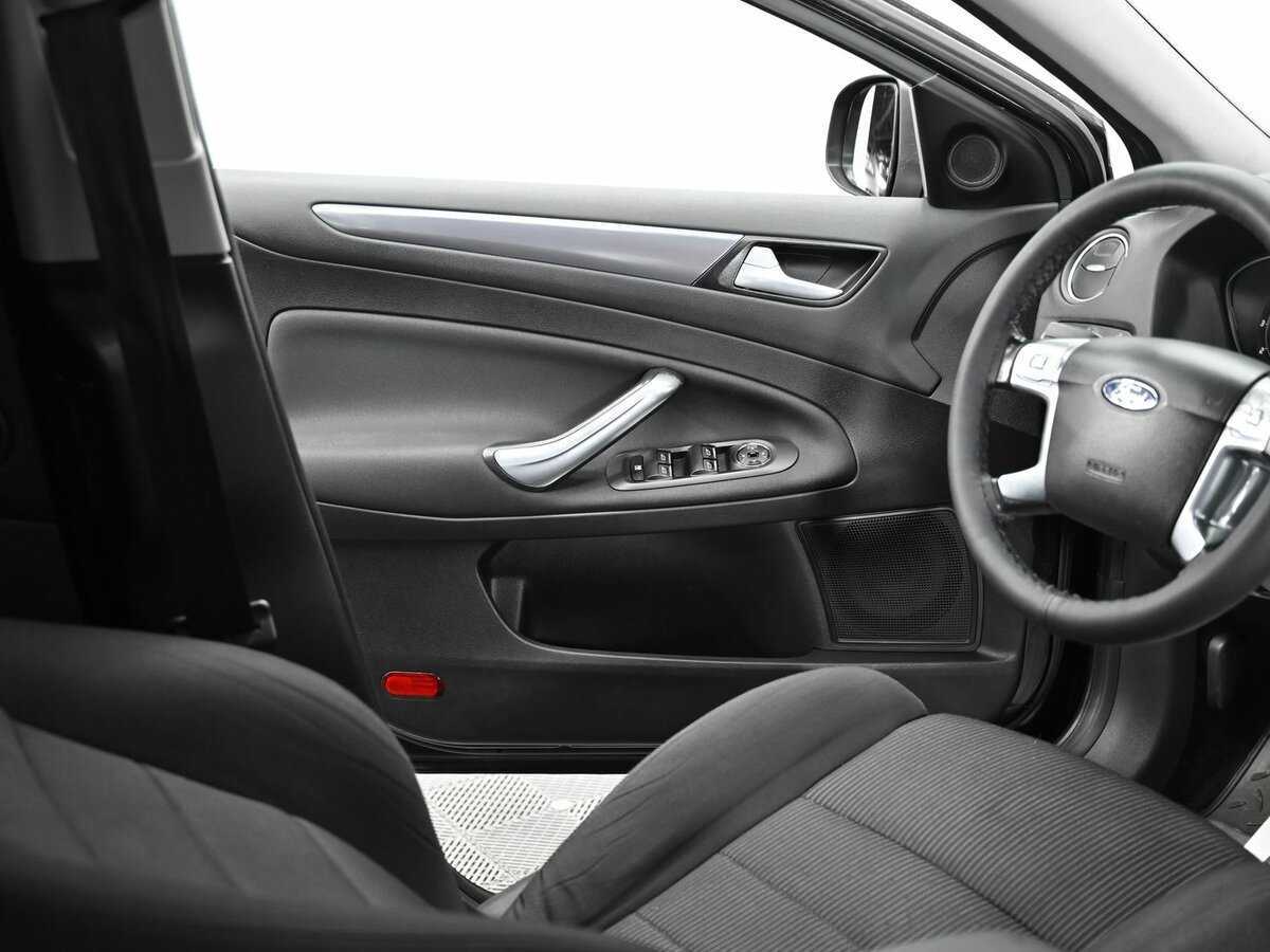 Ford Mondeo 2012 года с пробегом. Фото: #4