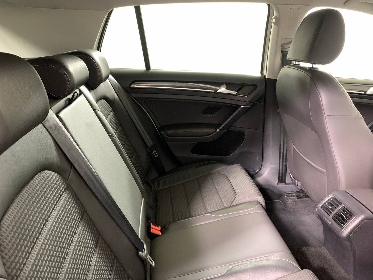 Volkswagen Golf 2013 года с пробегом. Фото: #16