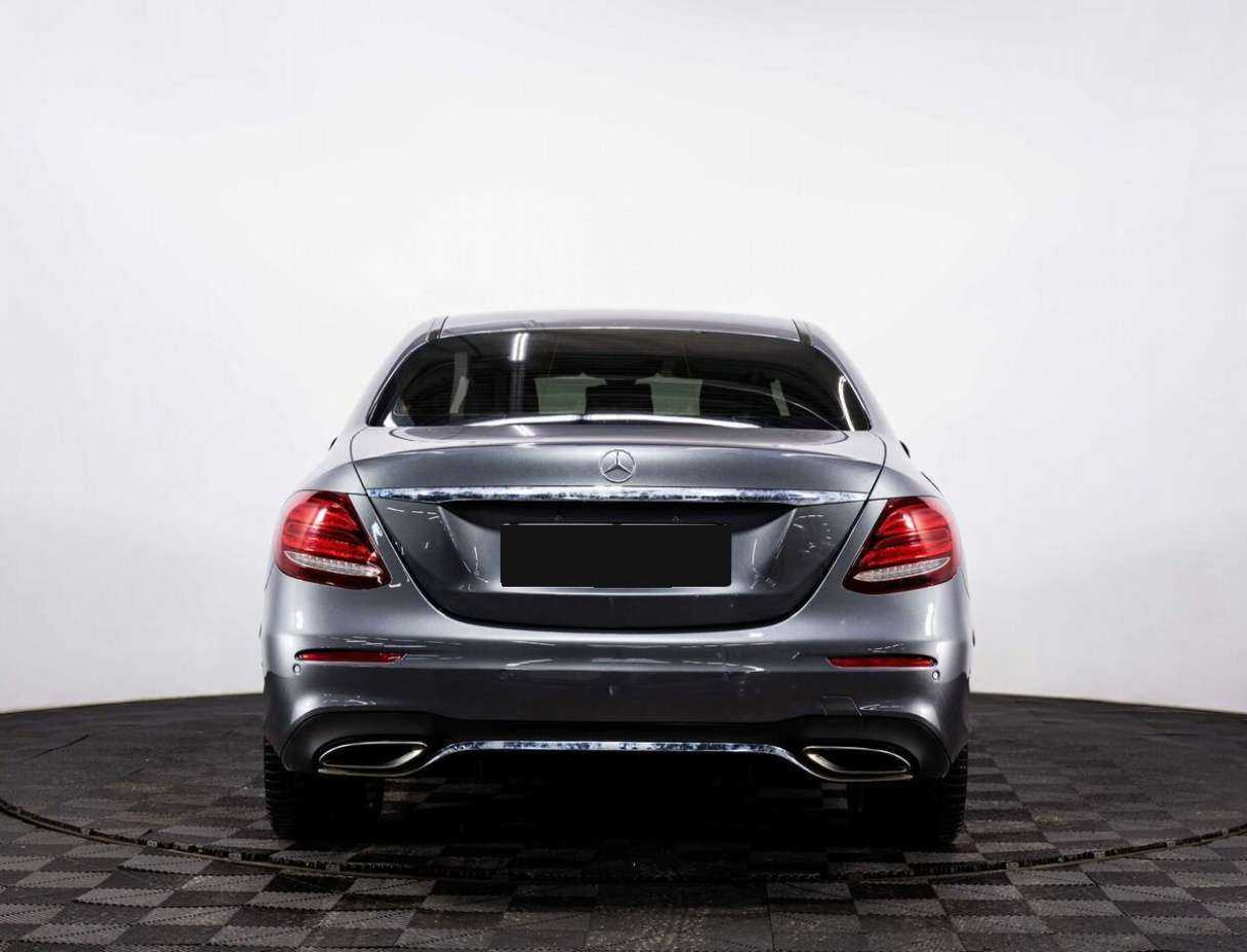 Mercedes-Benz E-Класс 2018 года с пробегом. Фото: #3