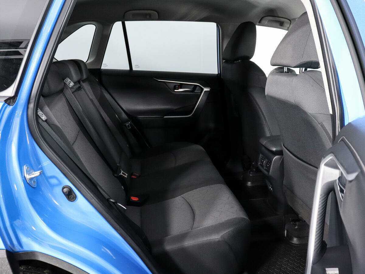 Toyota RAV4 2021 года с пробегом. Фото: #9
