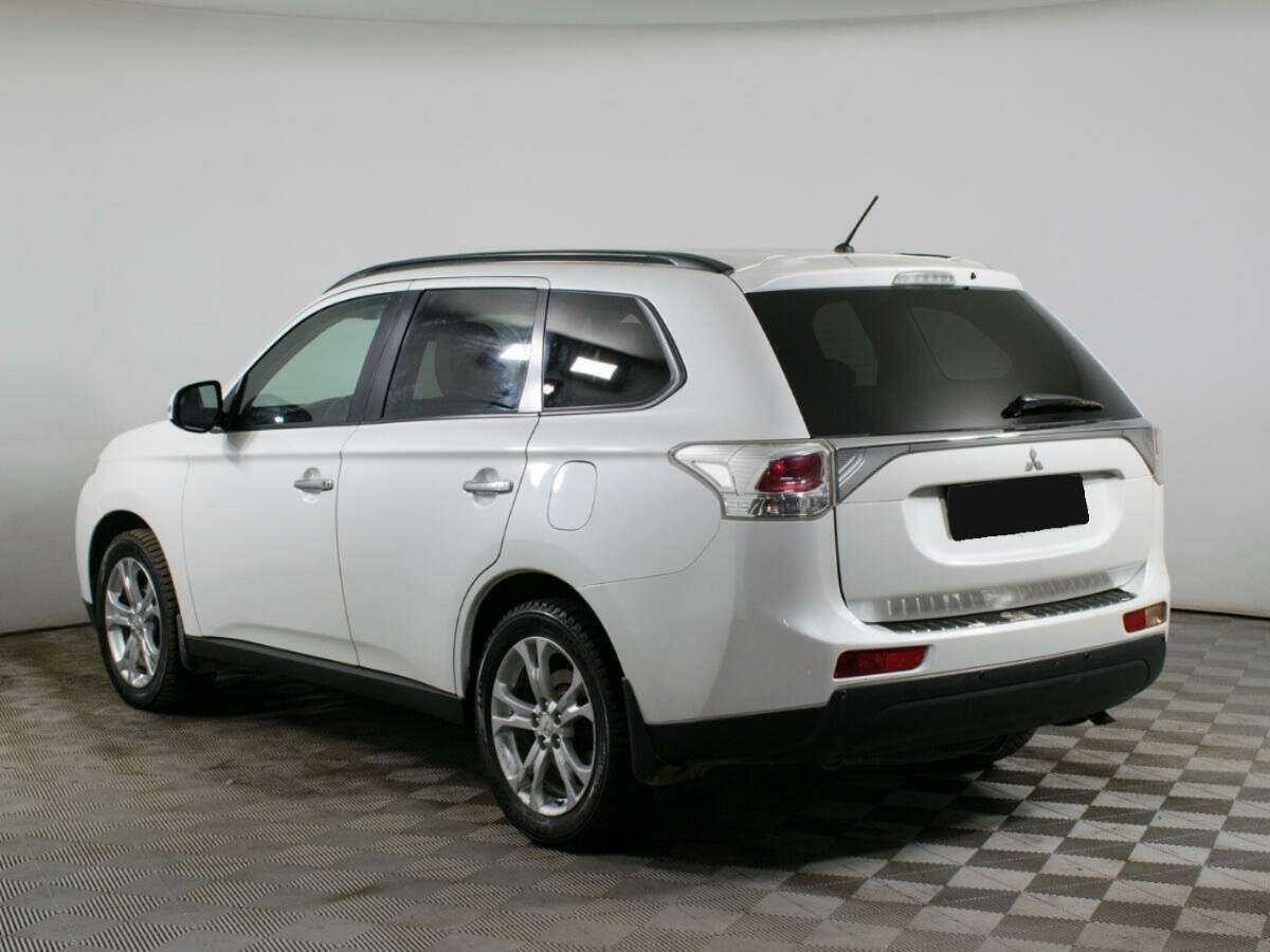 Mitsubishi Outlander 2013 года с пробегом. Фото: #4