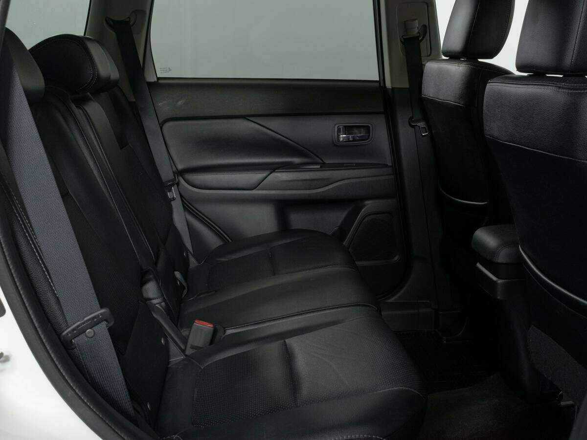 Mitsubishi Outlander 2013 года с пробегом. Фото: #10