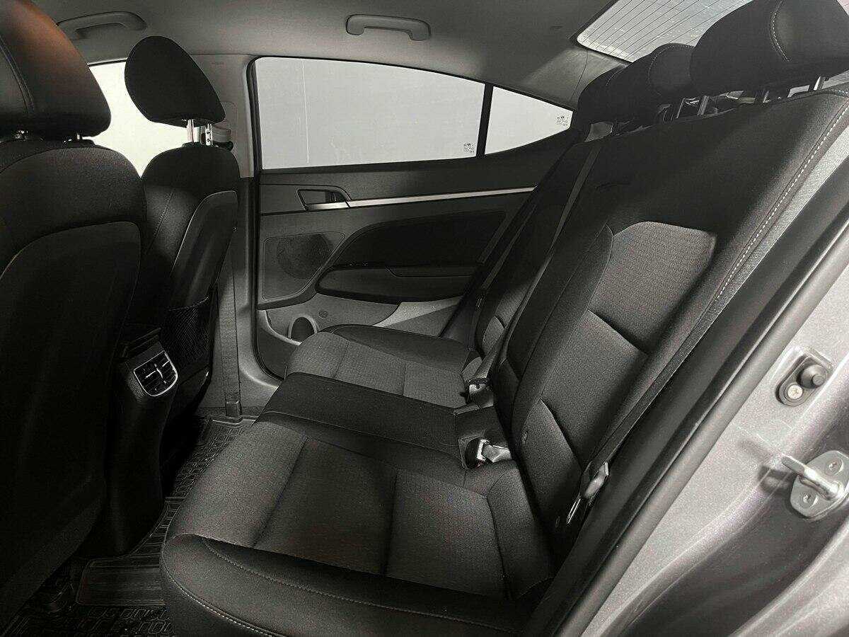 Hyundai Elantra 2018 года с пробегом. Фото: #9