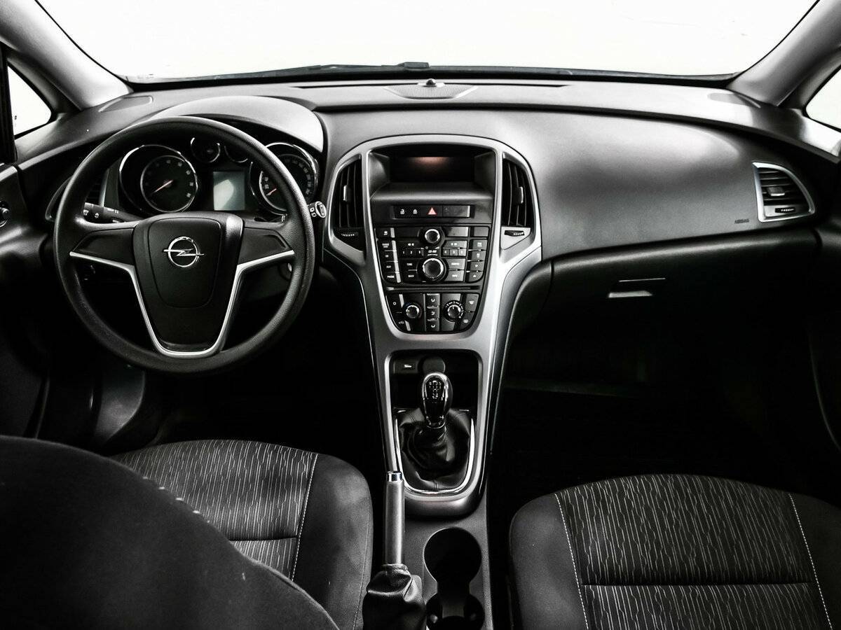 Opel Astra 2013 года с пробегом. Фото: #10