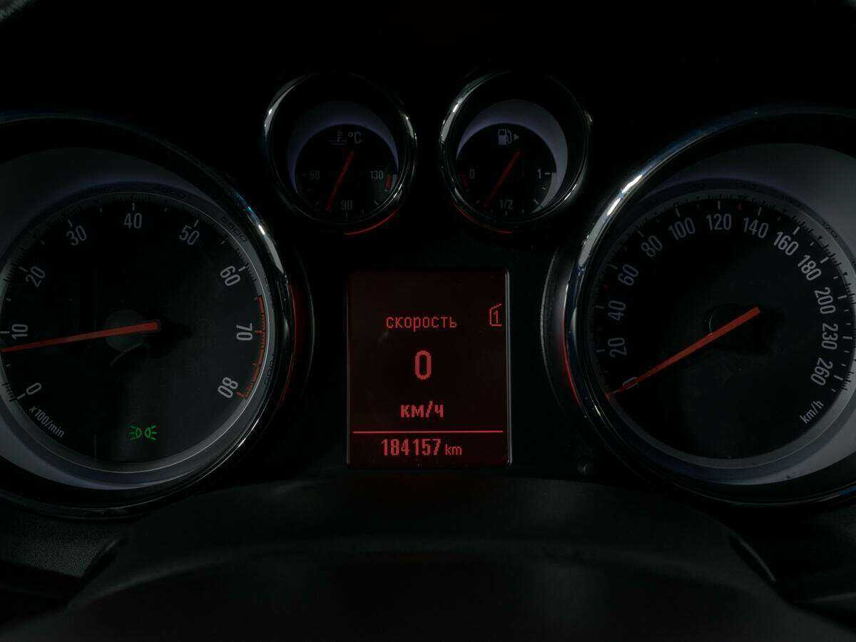 Opel Astra 2012 года с пробегом. Фото: #12