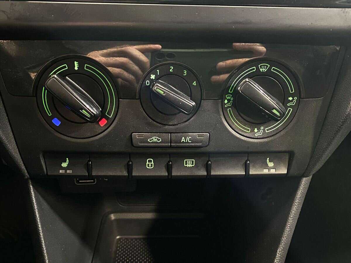 Skoda Rapid 2018 года с пробегом. Фото: #13