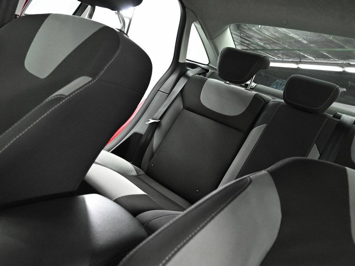 Ford Focus 2012 года с пробегом. Фото: #12