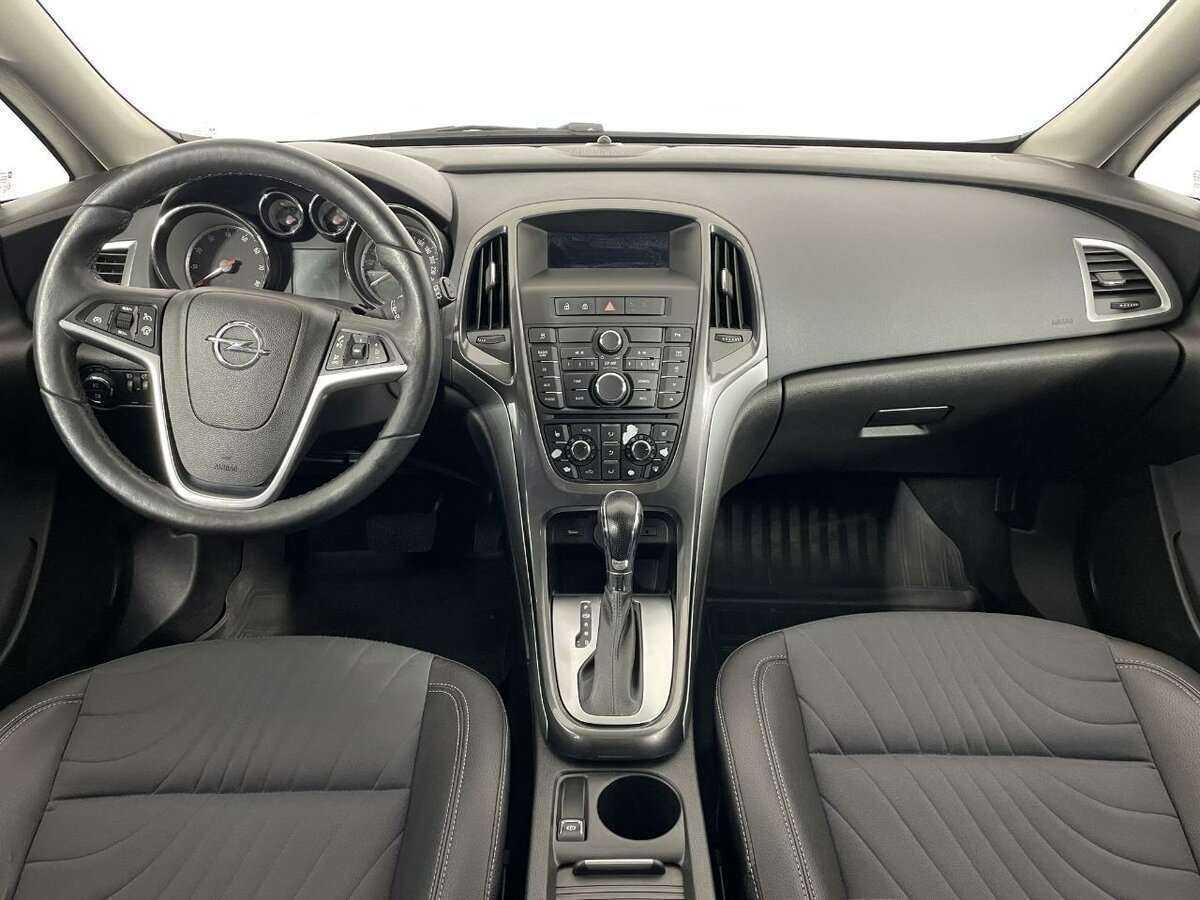 Opel Astra 2013 года с пробегом. Фото: #6