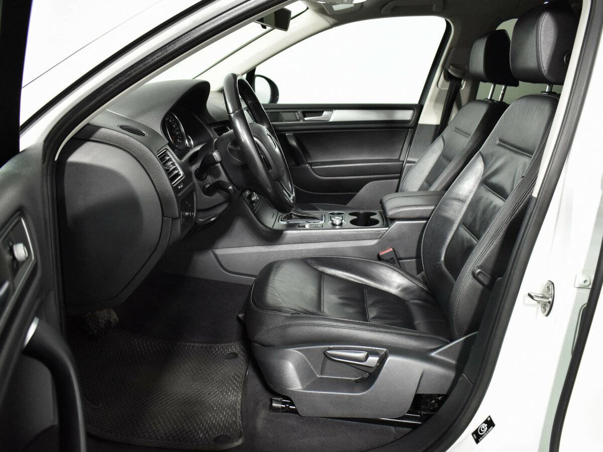 Volkswagen Touareg 2015 года с пробегом. Фото: #9