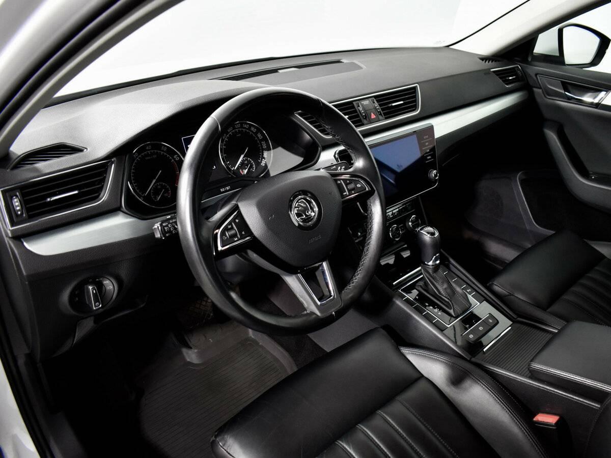 Skoda Superb 2018 года с пробегом. Фото: #6