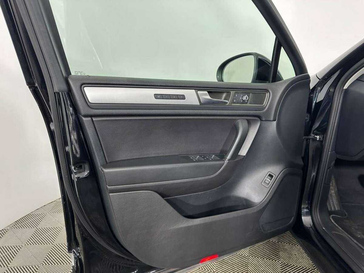 Volkswagen Touareg 2012 года с пробегом. Фото: #7